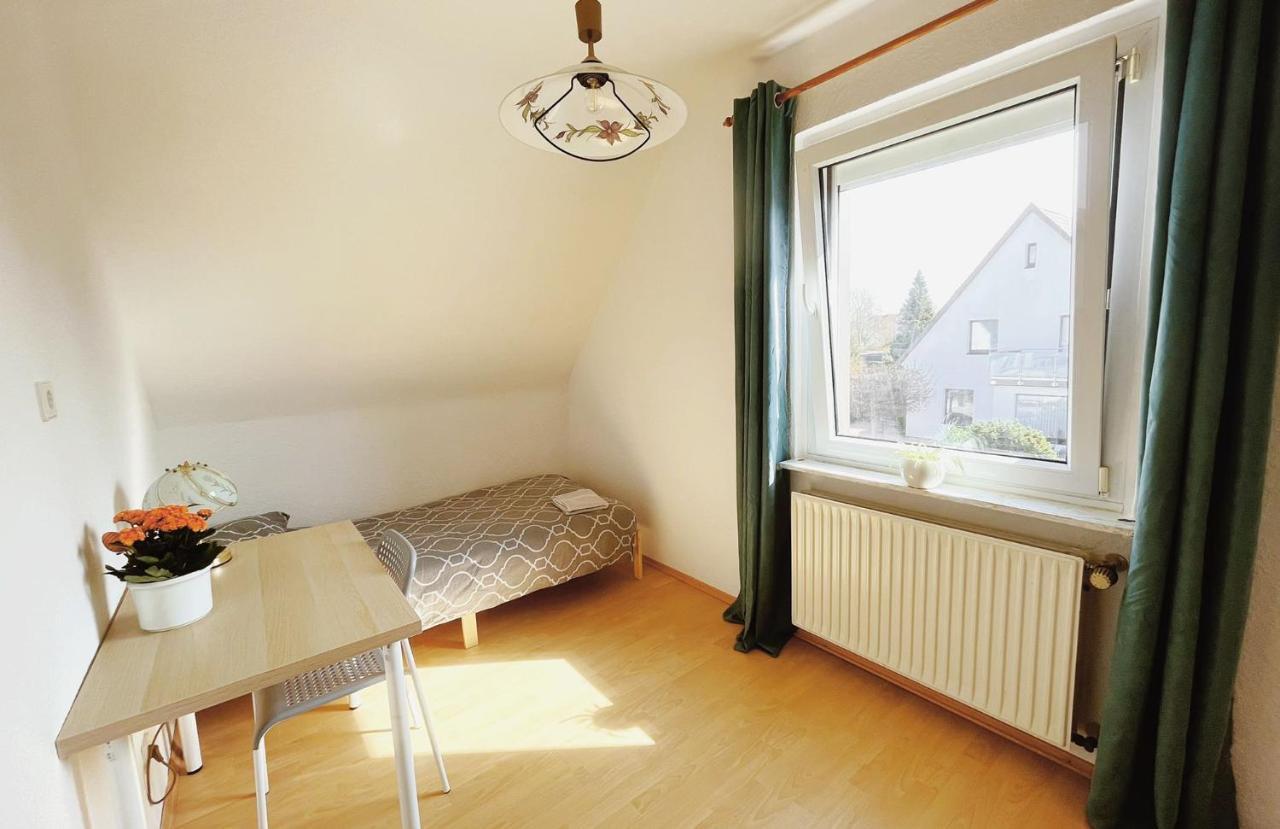 Messezimmer Laatzen 30880 Hannover Esterno foto